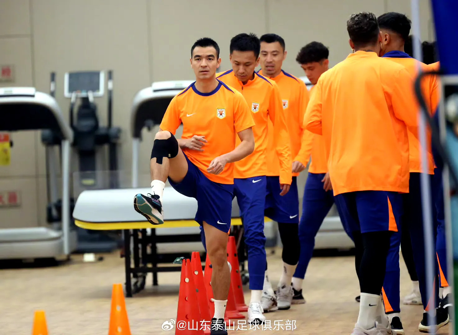 贝博- 山东泰山发布备战花絮，加时末段回应争议，足总杯任务艰巨，赛季目标并未改变