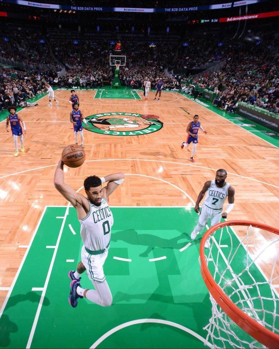 贝博体育-塔图姆回归赛场，突破纪录首场状态亮眼，G2观众沸腾！的简单介绍